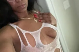 Girls with glasses eat so much... - Image 2