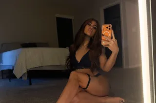 spicy hottie ready to rock you... - Image 1