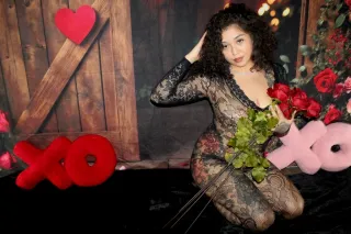 Pretty Tatted latina - 23 - Image 4